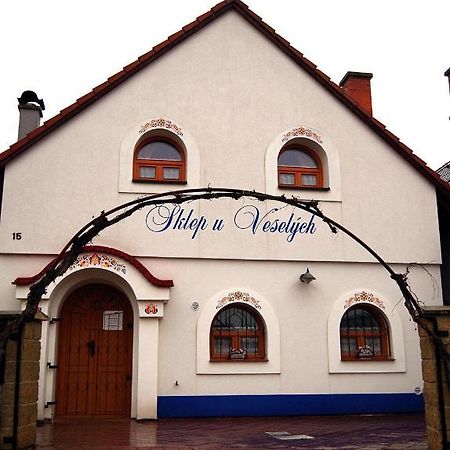 Sklep U Veselych Lejlighed Mutěnice Eksteriør billede